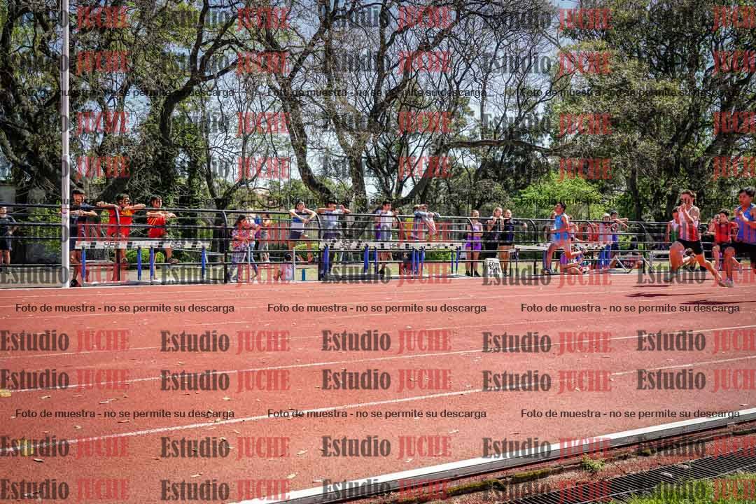 Fotos de los 80 m llanos de varones