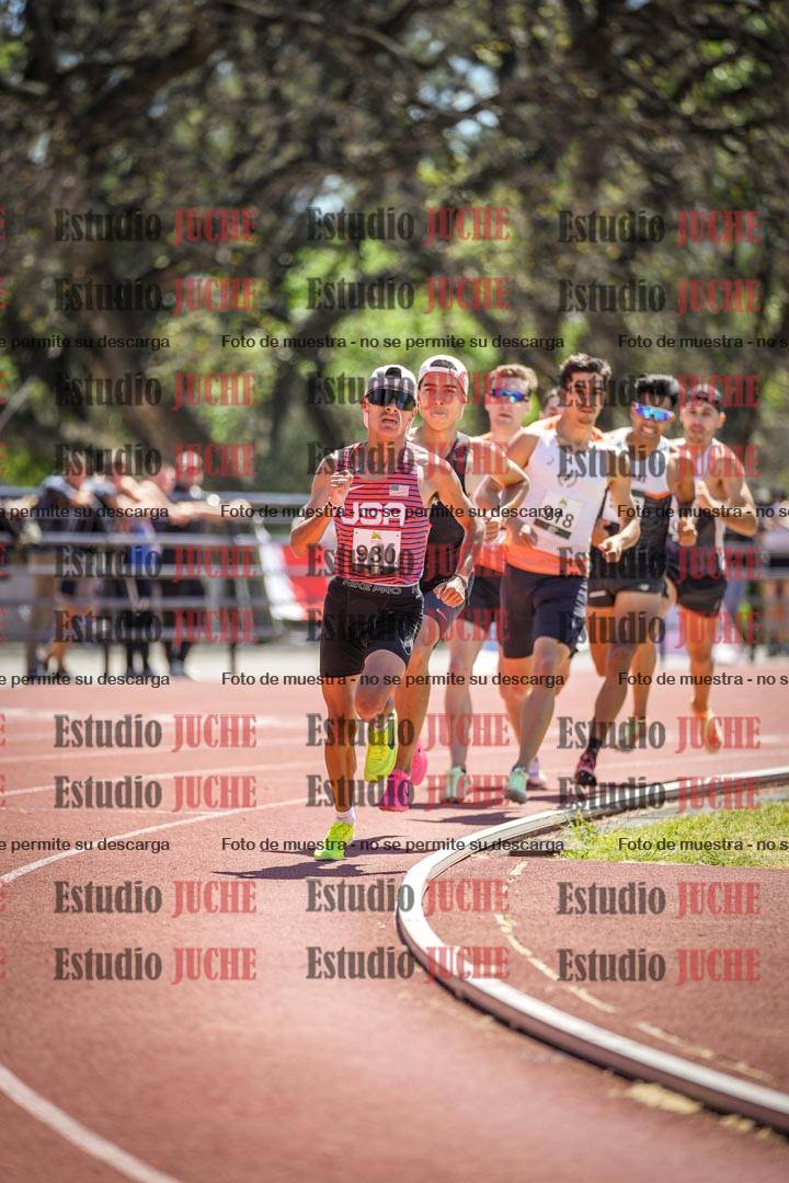 Fotos de los 800 m llanos de varones