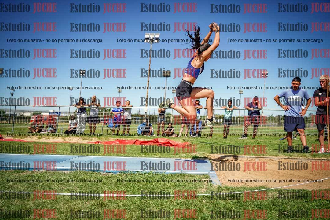 Fotos del salto triple de varones y mujeres - todas las tablas
