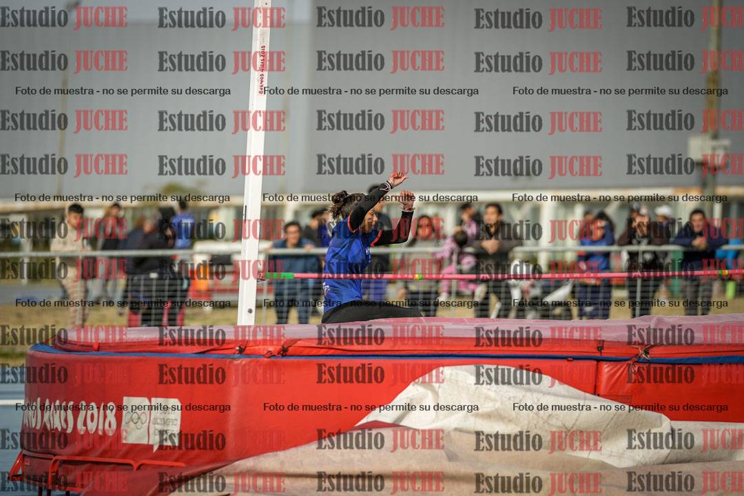 Fotos del salto en alto de mujeres