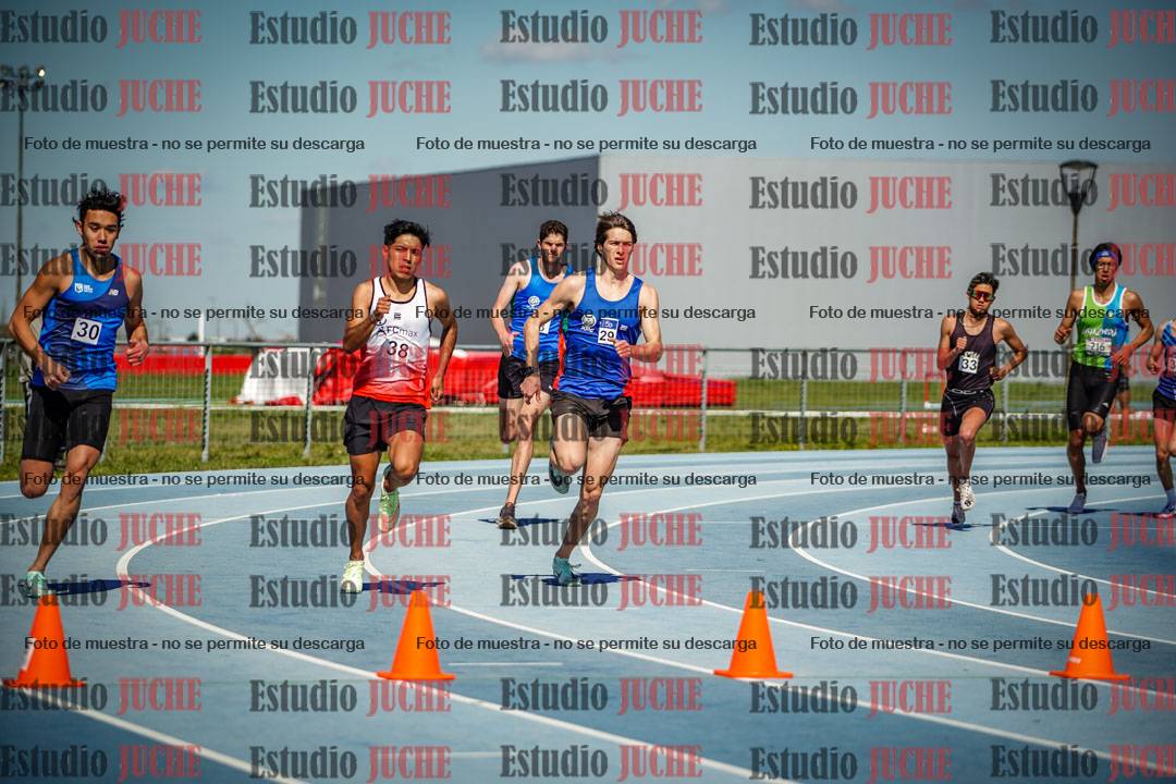 Fotos de los 800 m llanos de varones