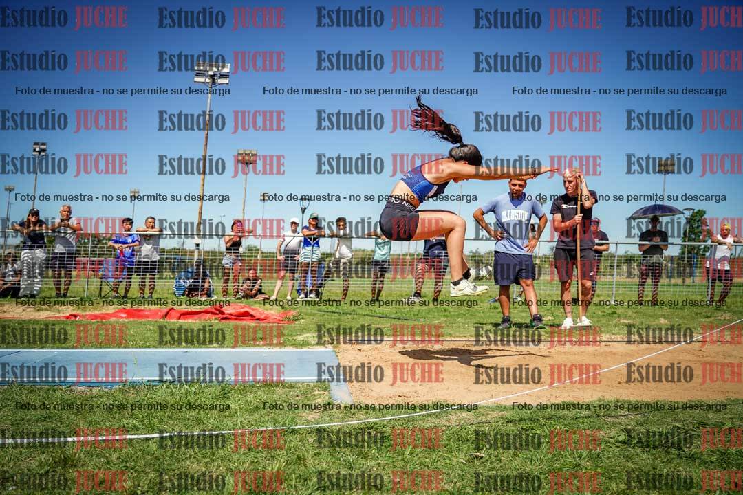 Fotos del salto triple de varones y mujeres - todas las tablas