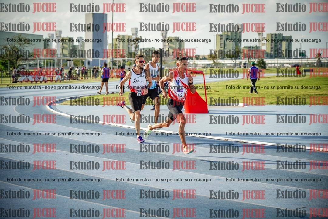 Fotos de los 800 m llanos de varones