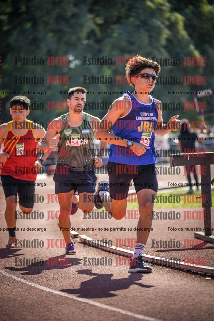 Fotos de los 800 m llanos de varones