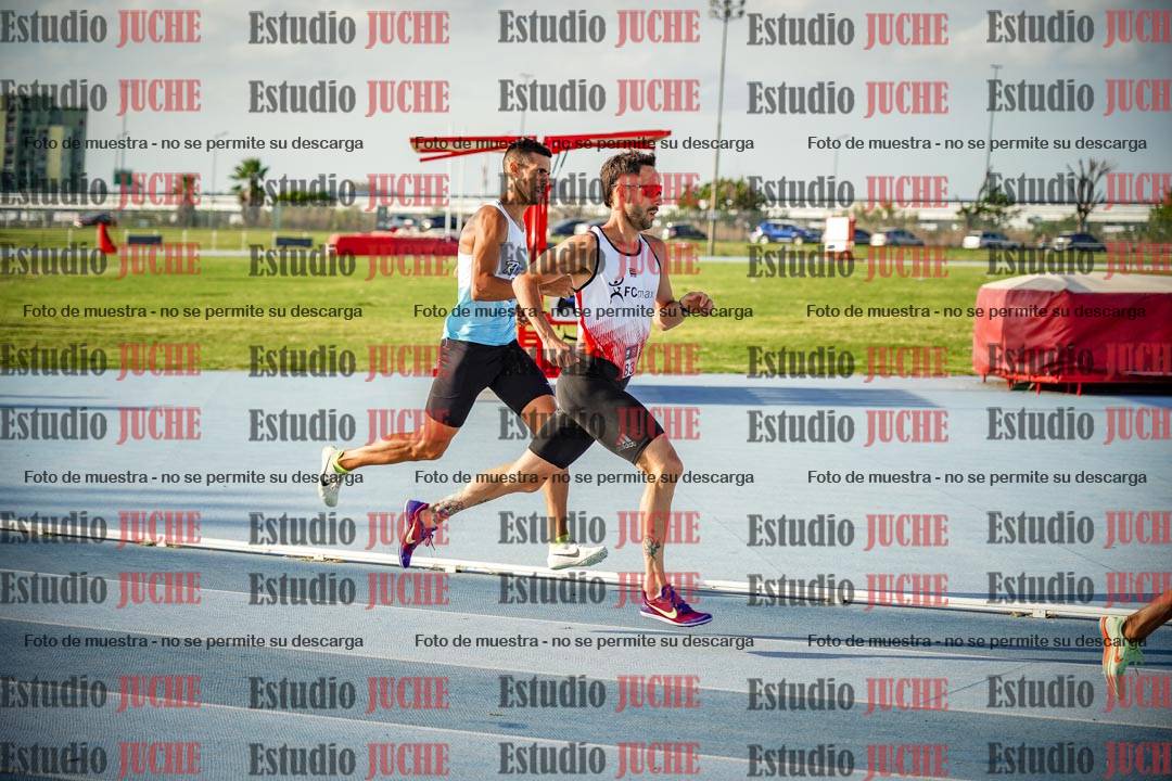 Fotos de los 800 m llanos de varones