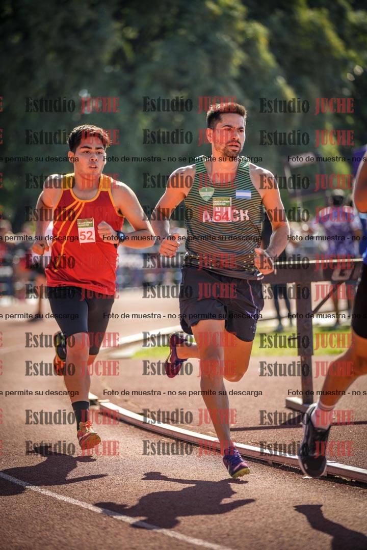Fotos de los 800 m llanos de varones