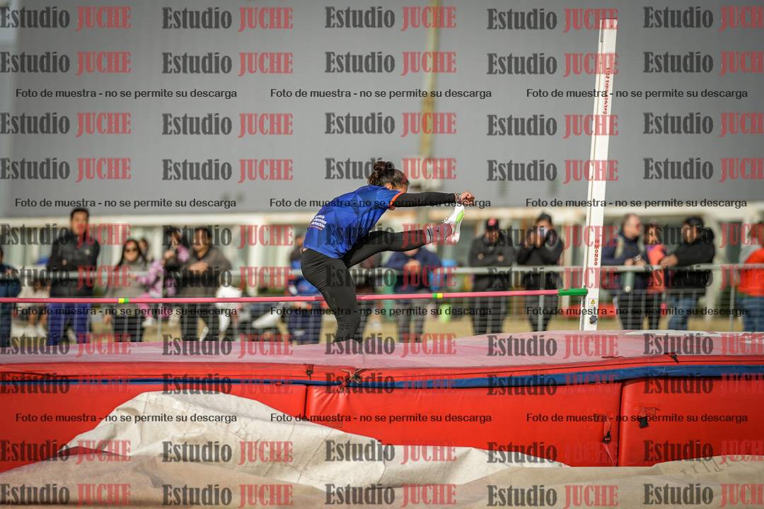 Fotos del salto en alto de mujeres