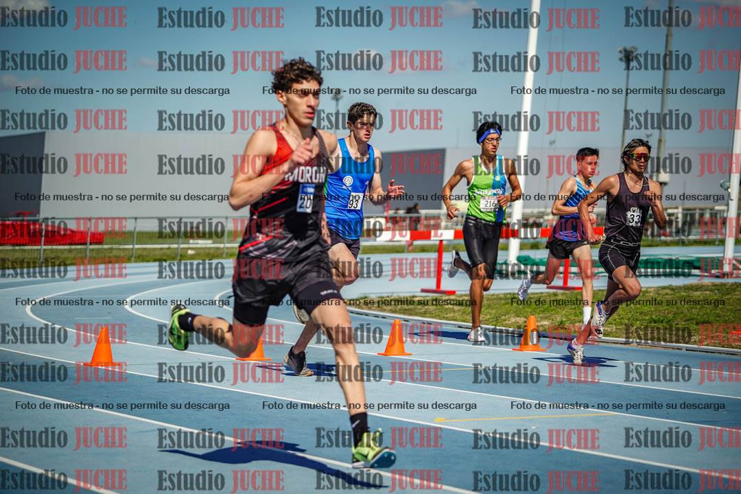 Fotos de los 800 m llanos de varones