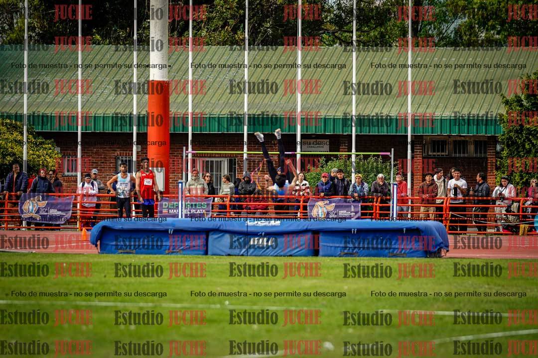 Fotos del salto en alto de varones - FINAL