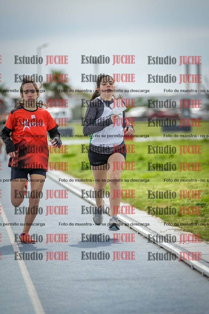 Fotos de los 800 m llanos de mujeres - U14