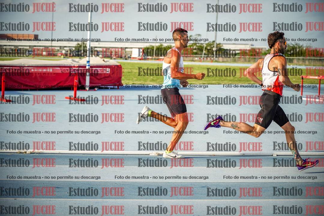 Fotos de los 800 m llanos de varones