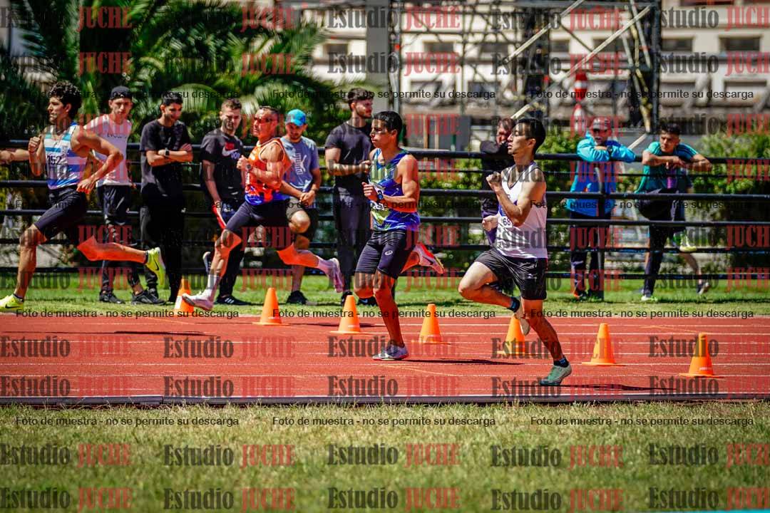 Fotos de los 800 m llanos de varones
