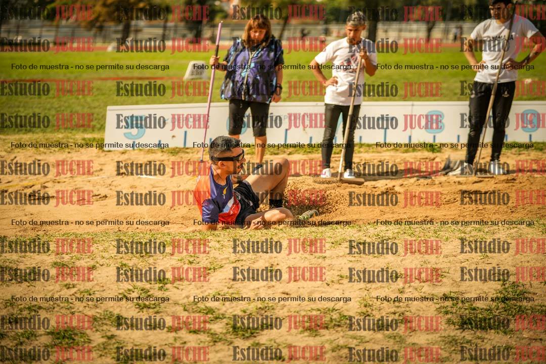 Fotos del salto en largo de varones
