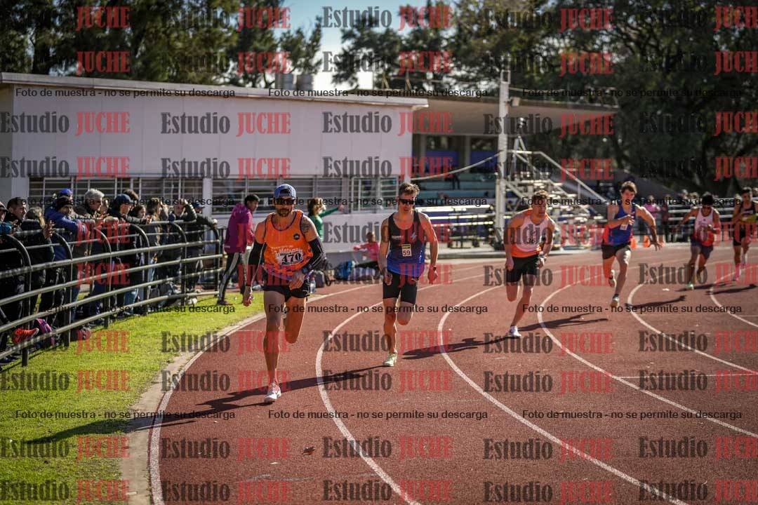 Fotos de los 800 m llanos de varones