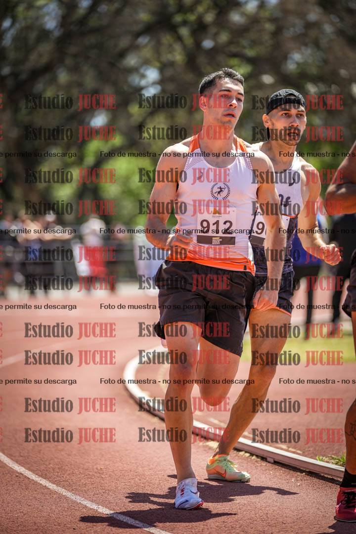 Fotos de los 800 m llanos de varones