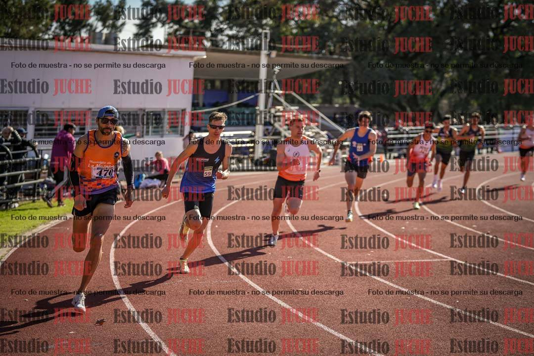 Fotos de los 800 m llanos de varones