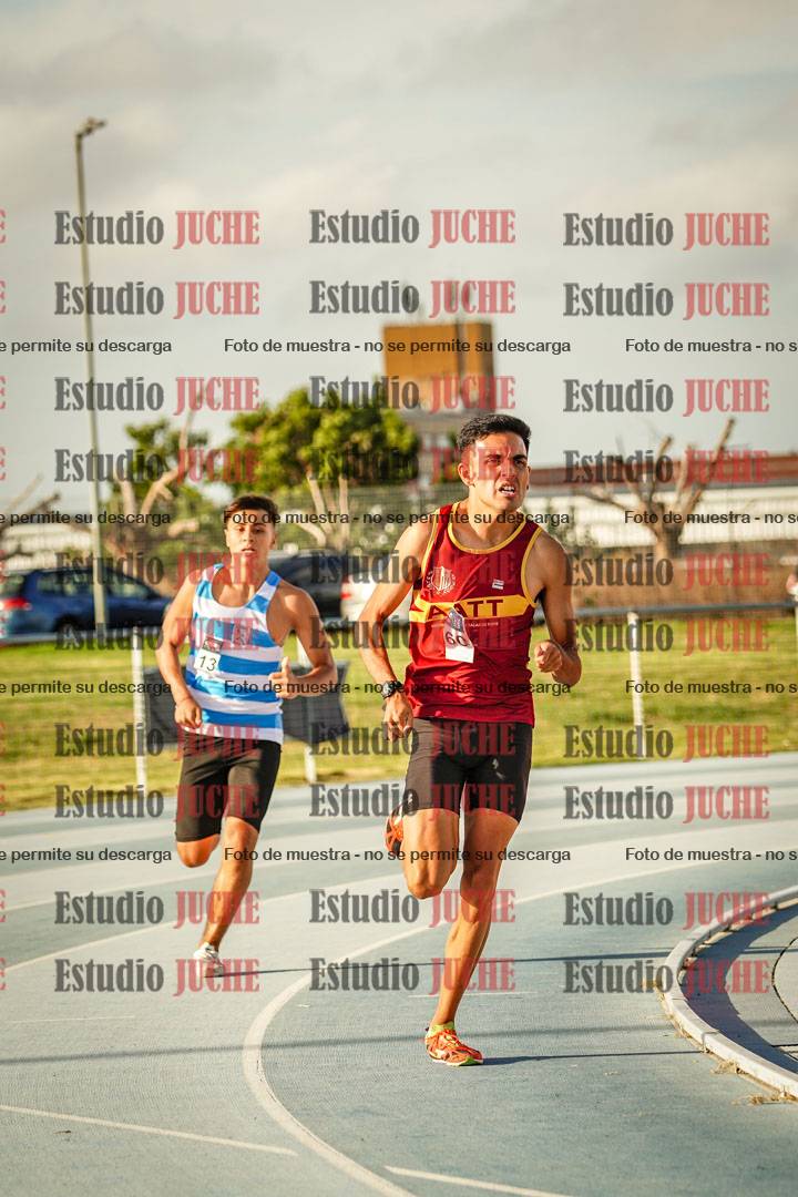 Fotos de los 800 m llanos de varones
