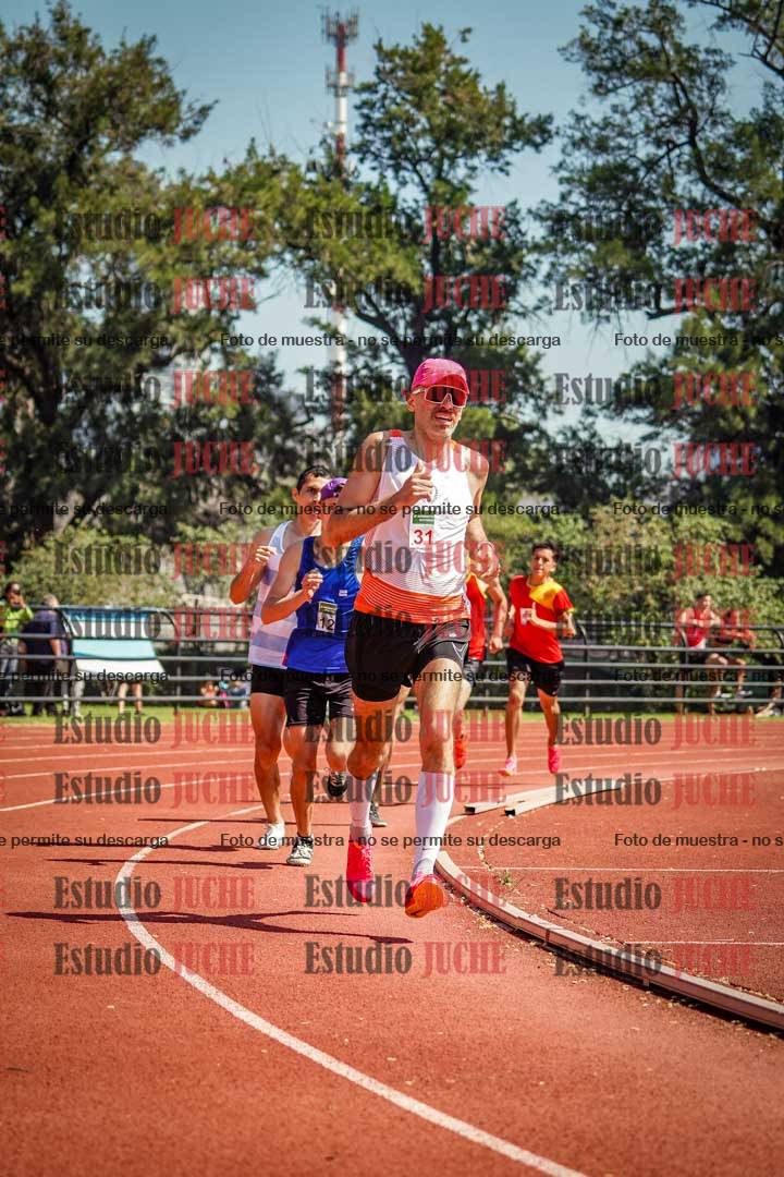 Fotos de los 800 m llanos de varones