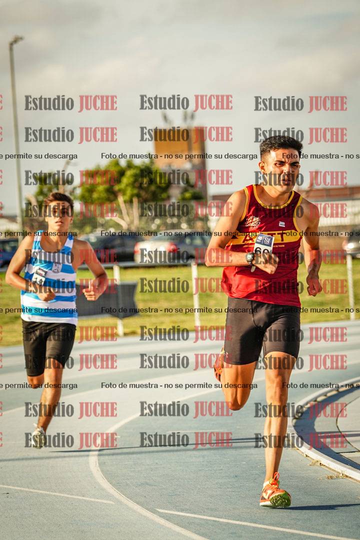 Fotos de los 800 m llanos de varones