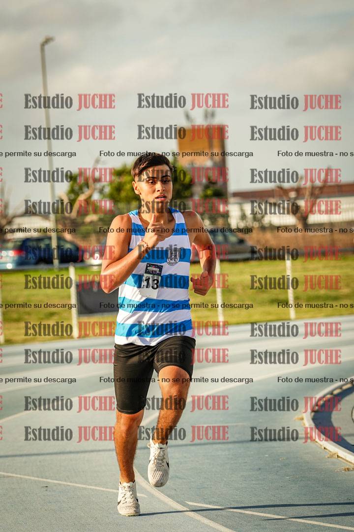 Fotos de los 800 m llanos de varones
