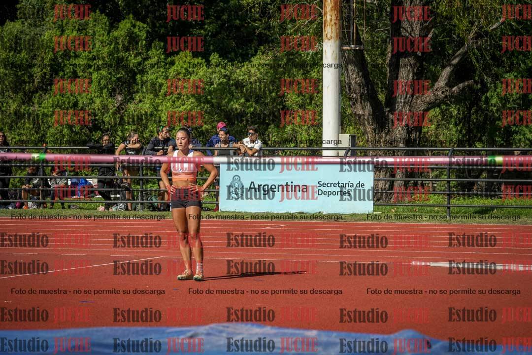 Fotos del salto en alto de mujeres - heptatlón 2