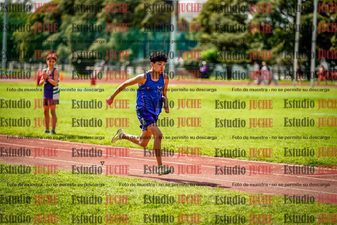 Fotos del salto en largo de varones