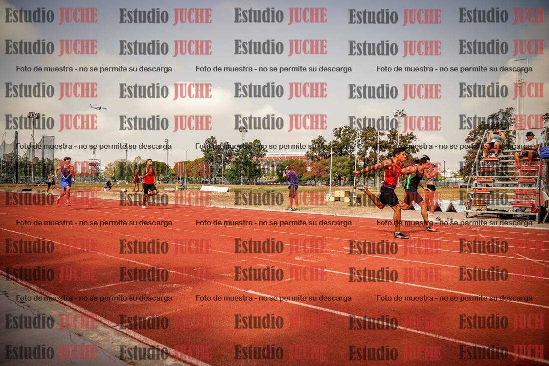Fotos de los 400 m llanos de varones