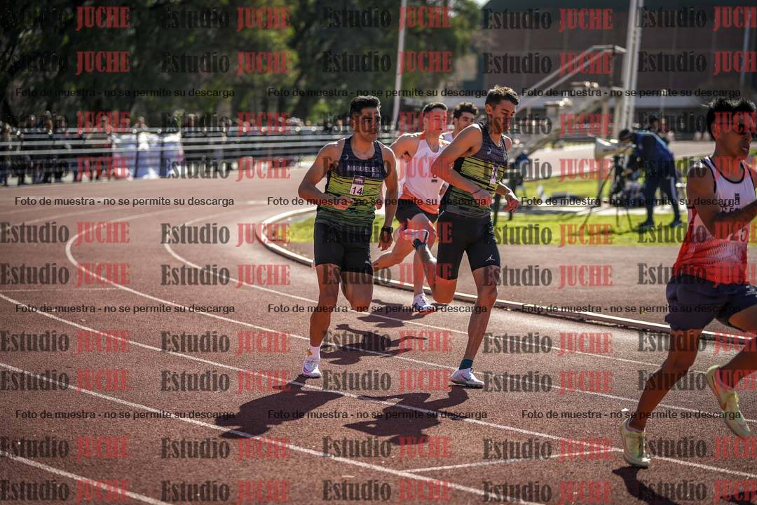 Fotos de los 800 m llanos de varones