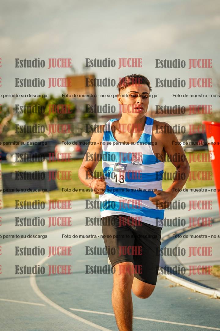 Fotos de los 800 m llanos de varones