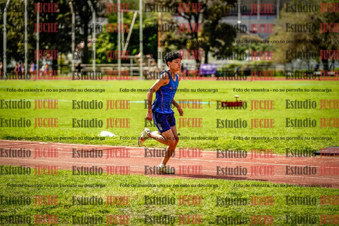 Fotos del salto en largo de varones