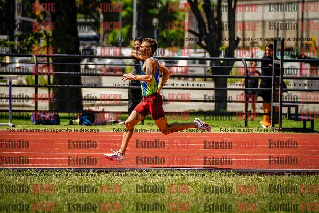 Fotos de los 800 m llanos de varones