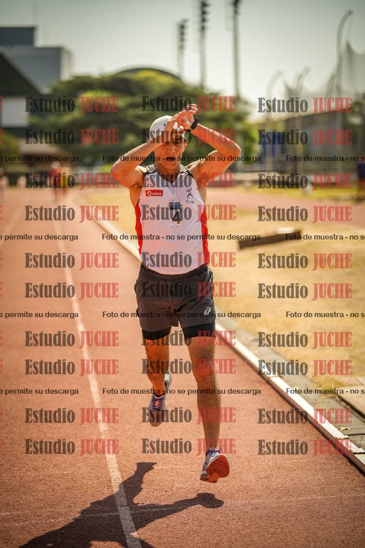 Fotos de los 3000 m llanos de varones
