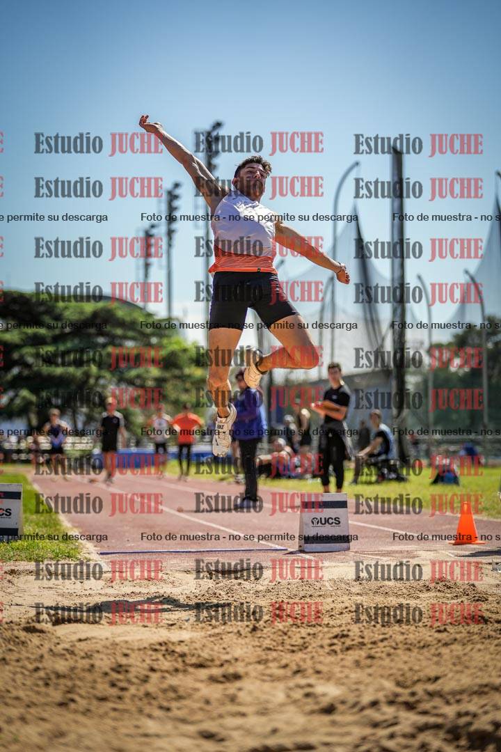 Fotos del salto en largo de varones