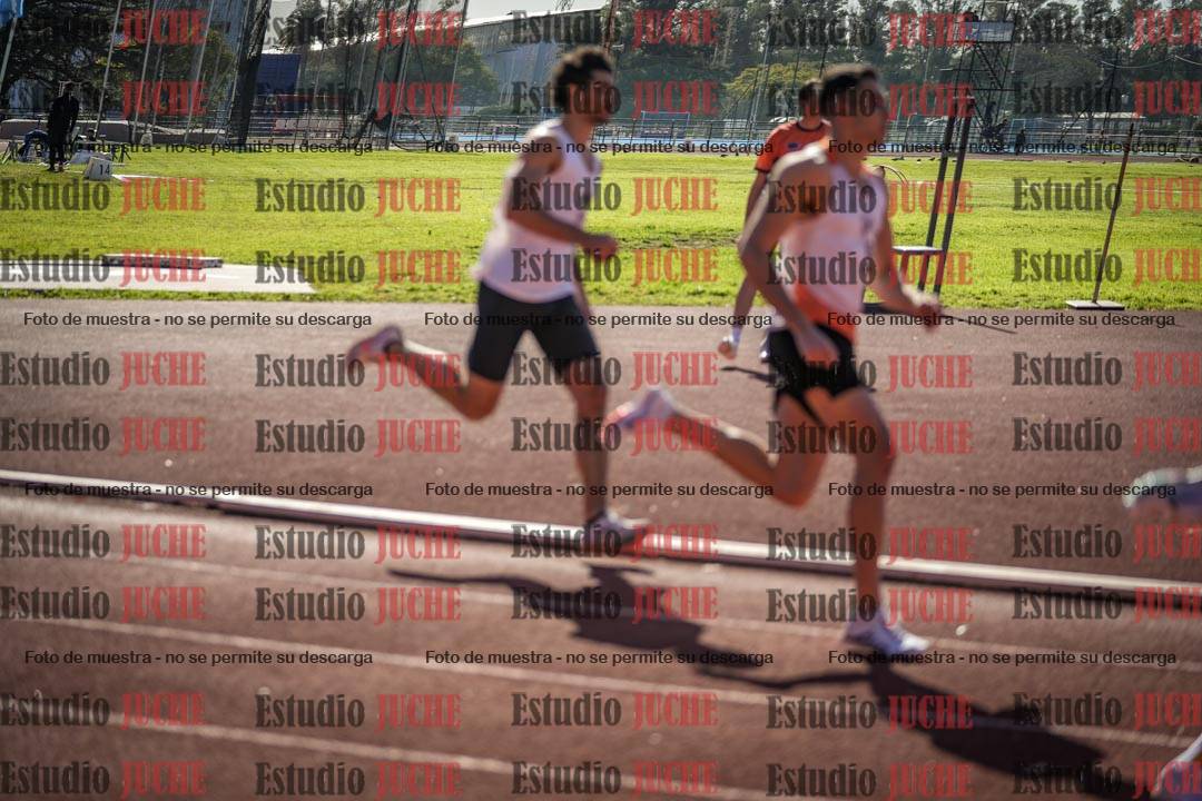 Fotos de los 800 m llanos de varones