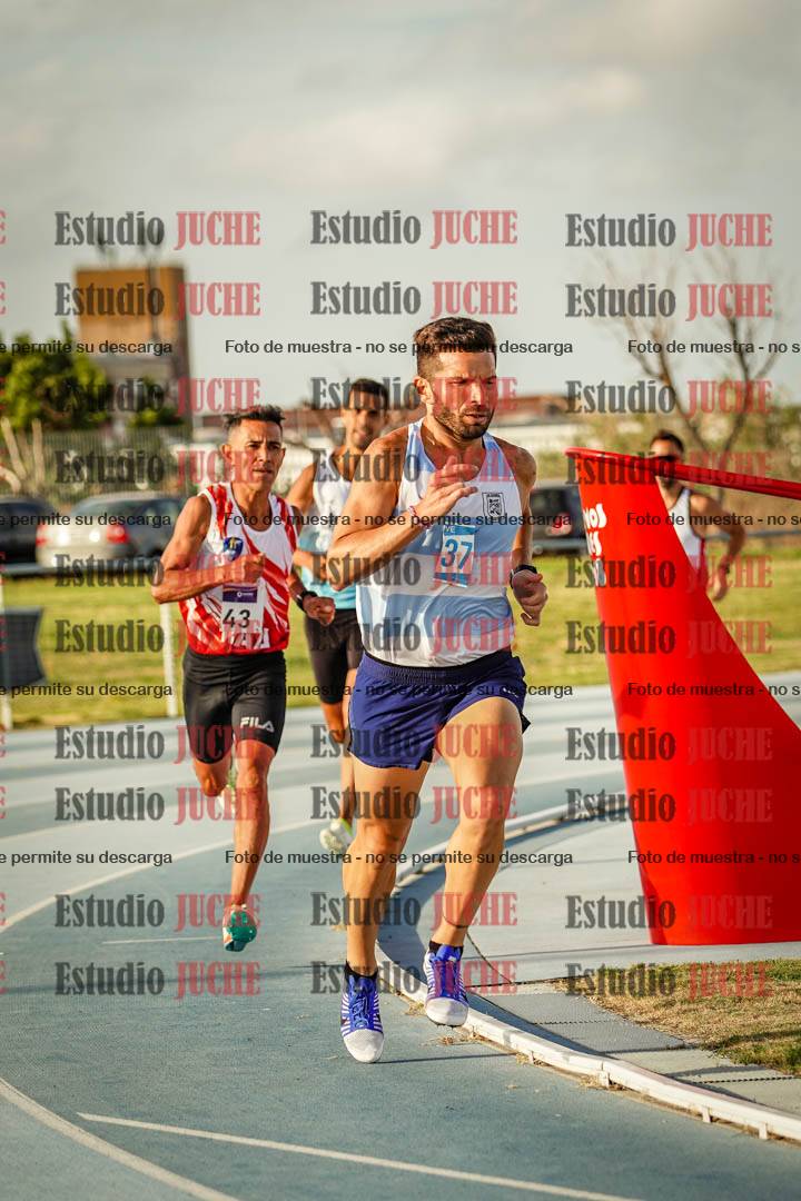 Fotos de los 800 m llanos de varones