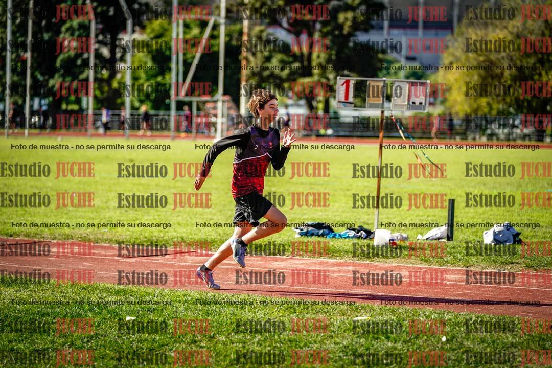 Fotos del salto en largo de varones
