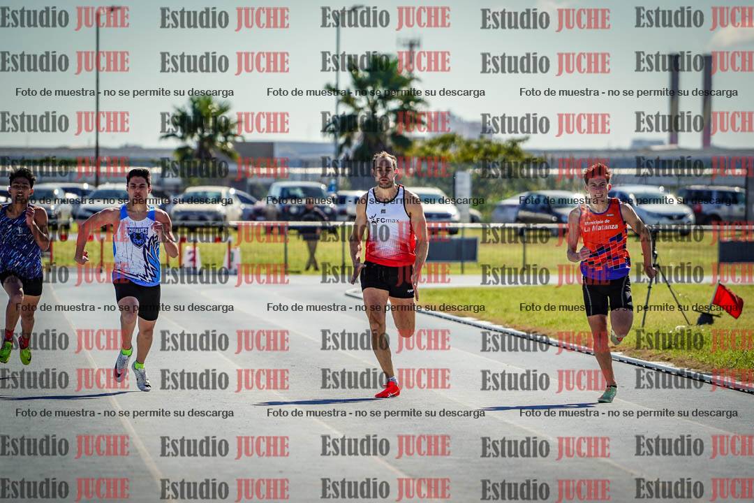 Fotos de los 200 m llanos de varones