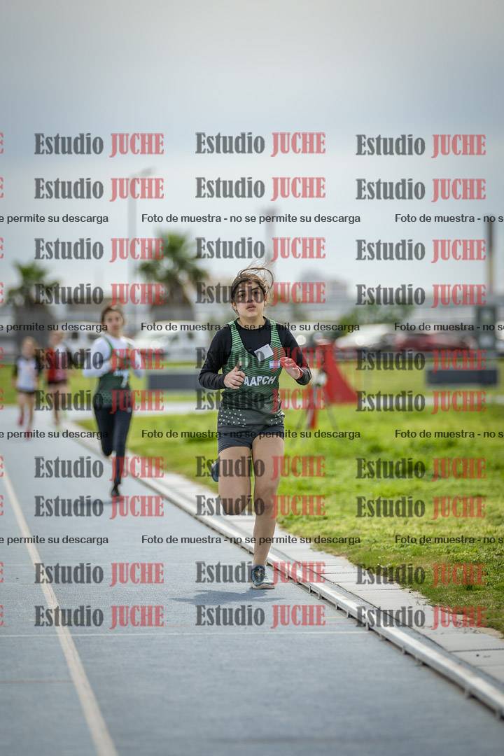 Fotos de los 800 m llanos de mujeres - U14