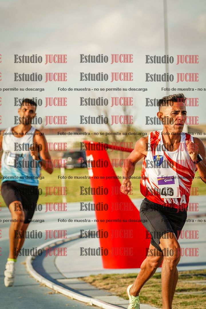 Fotos de los 800 m llanos de varones