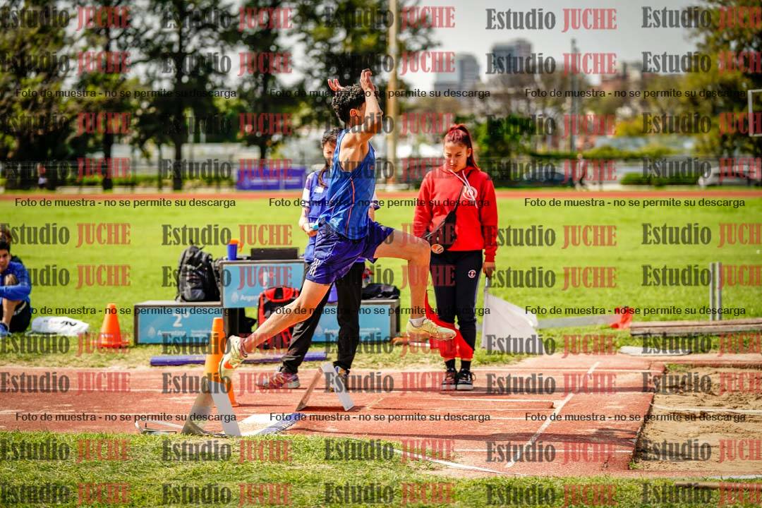 Fotos del salto en largo de varones