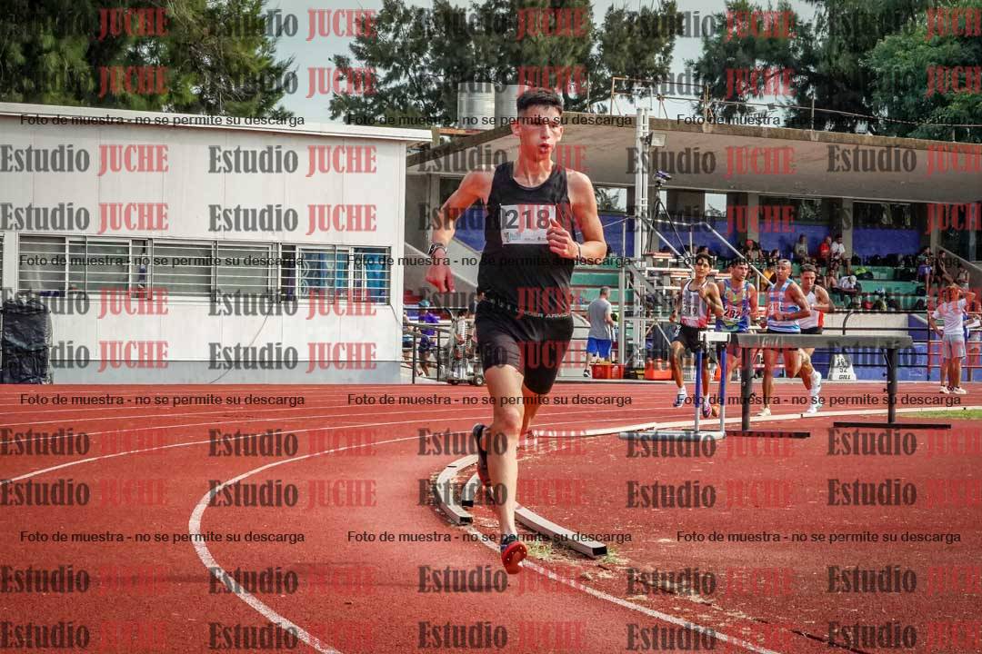 Fotos de los 3000 m llanos de varones