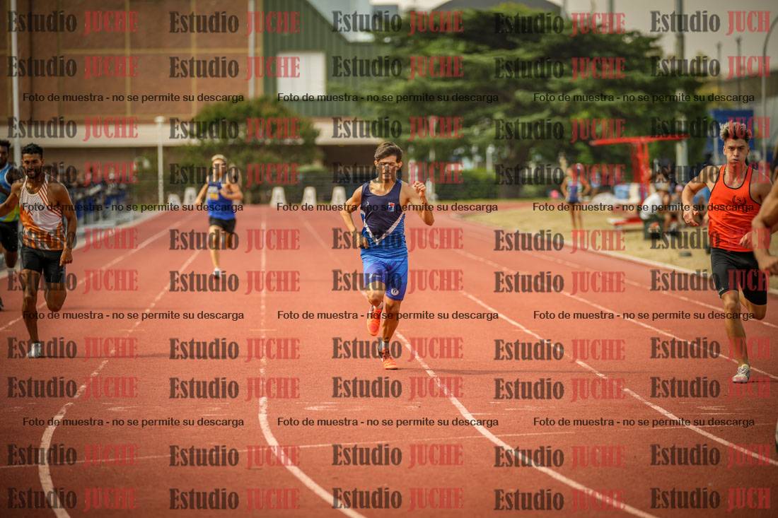 Fotos de los 400 m llanos de varones