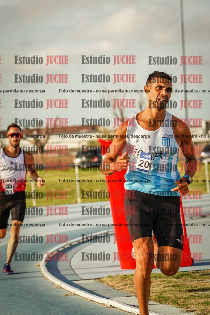 Fotos de los 800 m llanos de varones