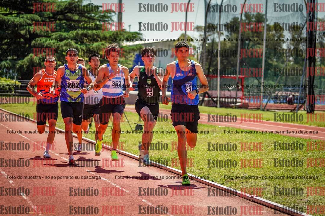 Fotos de los 800 m llanos de varones