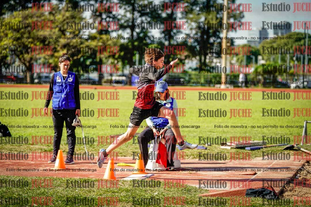 Fotos del salto en largo de varones