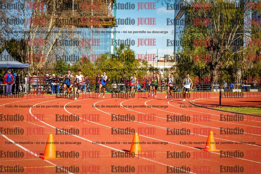 Fotos de los 800 m llanos de varones