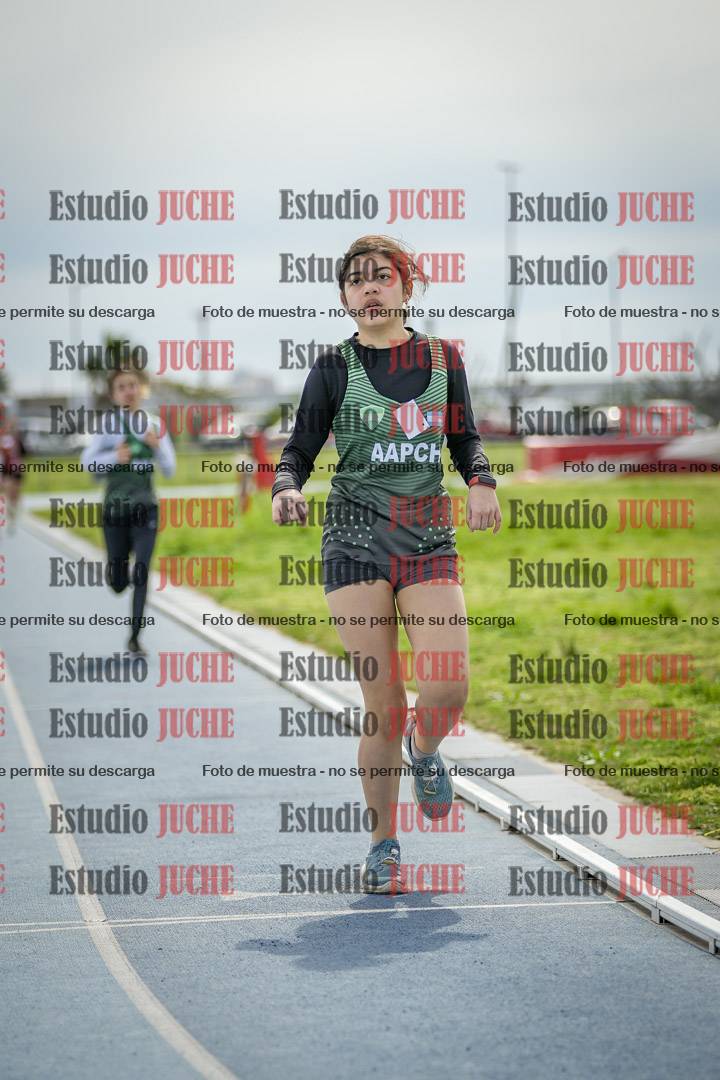Fotos de los 800 m llanos de mujeres - U14