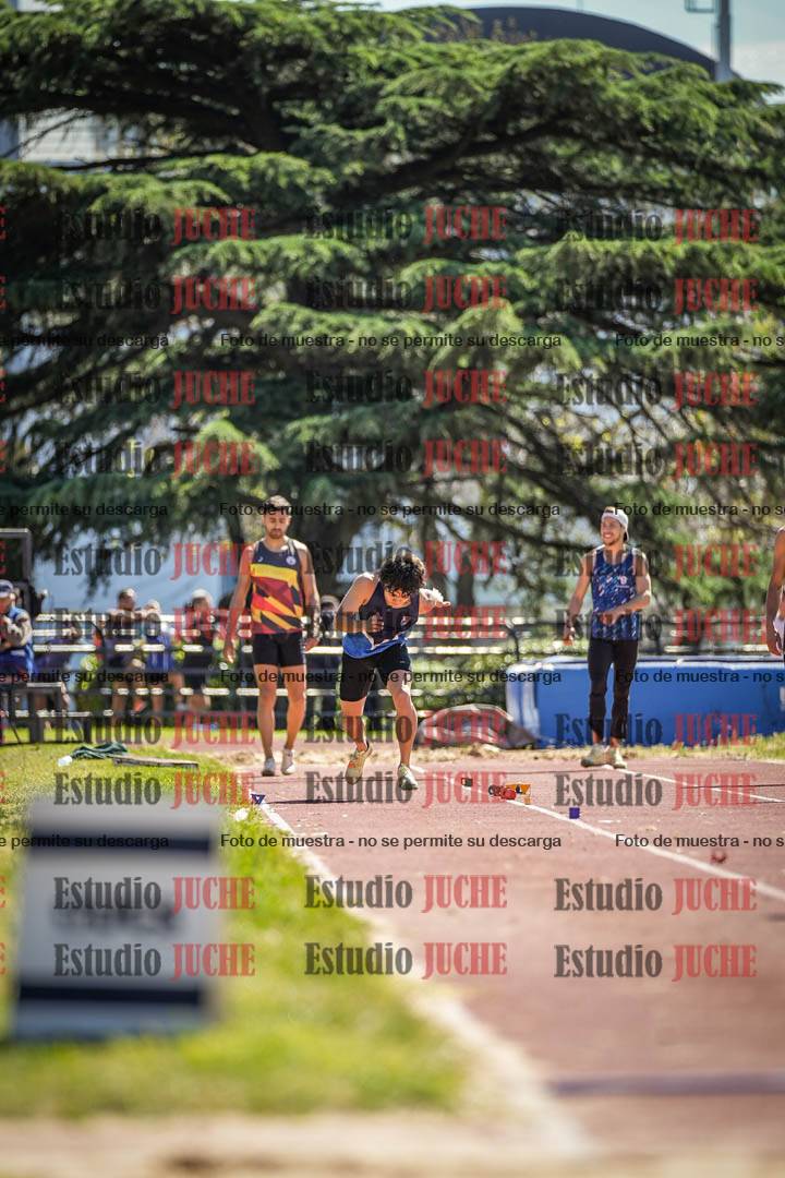 Fotos del salto en largo de varones