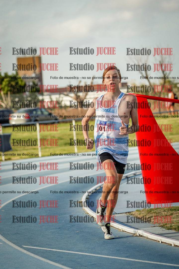Fotos de los 800 m llanos de varones