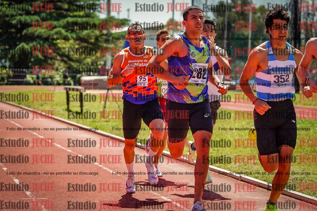 Fotos de los 800 m llanos de varones